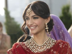 125590-sonam-kapoor-in-the-movie-thank-you